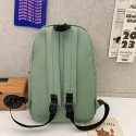 高校生のシンプルな無地のカジュアルリュックサック。アウトドア通勤に適しており、広々としていて、軽量で、汎用性があり、ラップトップ用に設計されています。