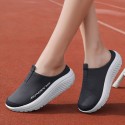 女性のカジュアルスポーツプラットフォームシューズ、EVAソール付きスリップオン通気性ファブリックスニーカー、ラウンドトゥファブリックスリップオン、アンクルストラップ付き、四季対応の非水洗い泉州製カジュアルフットウェア