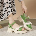 女性の快適なプラットフォームサンダル - オープントゥ、クロージャー、通気性のある素材、夏のビーチシューズ、レディースサンダル