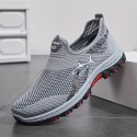 メンズ 通気性メッシュ スリッポン スニーカー - ブラック＆グレーにレッドアクセント、ラバーソール、ラウンドトゥ、ロートップ カジュアルスポーツシューズ オールシーズン対応